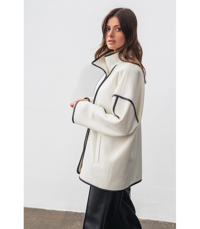 ПАЛЬТО *LESIA* двубортное молочного цвета Деми