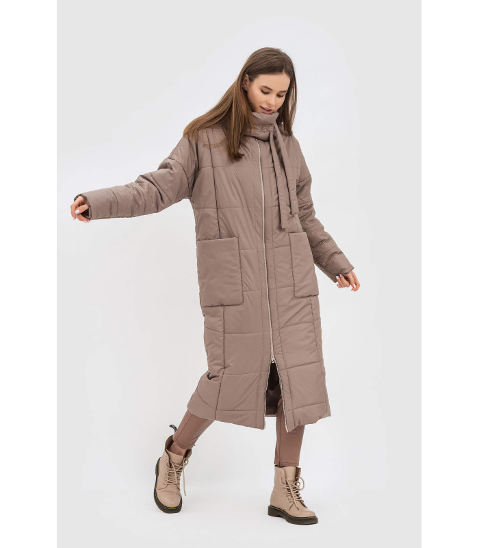 Пальто бежевое из стеганной ткани с стойкой воротничком Ладре  *LESIA*   Артикул: 129490000 Деми***