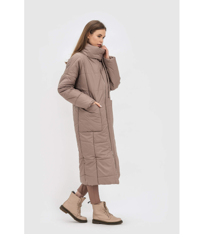 Пальто бежевое из стеганной ткани с стойкой воротничком Ладре  *LESIA*   Артикул: 129490000 Деми***