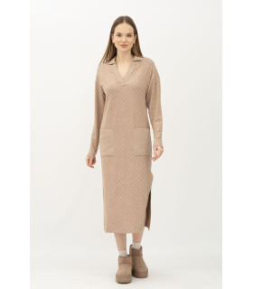 Платье Венда  *LESIA* трикотажная бежевого цвета с разрезом Артикул: 150960000